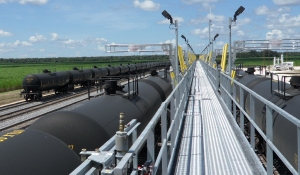 Railroaded crude oil loading facility photo